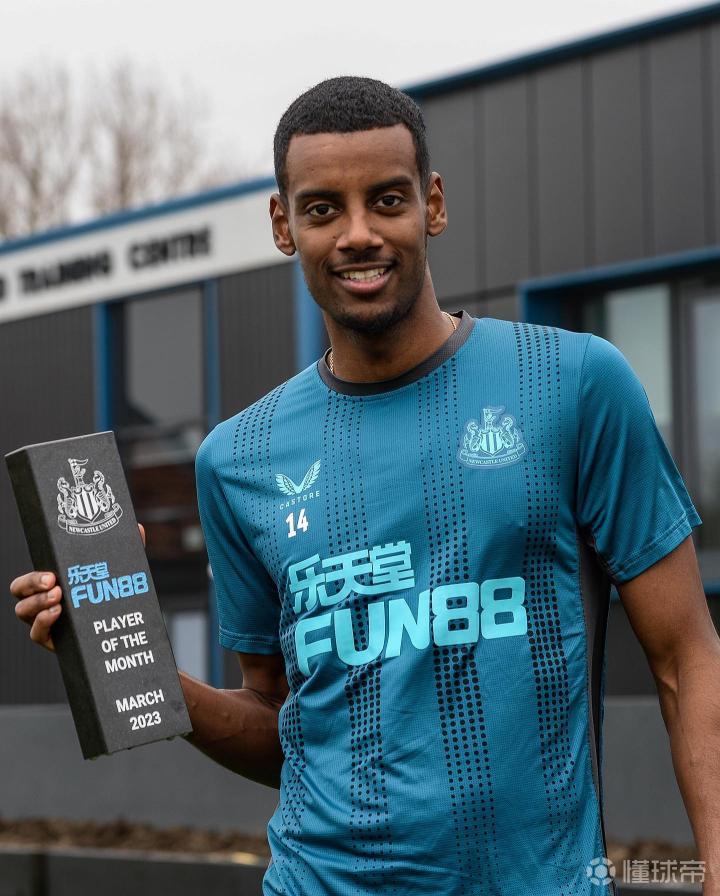 里程碑夜纽卡斯尔战术微调；中超今夜刷纪录；压力陡增；纪律约束更严格的简单介绍-AYX